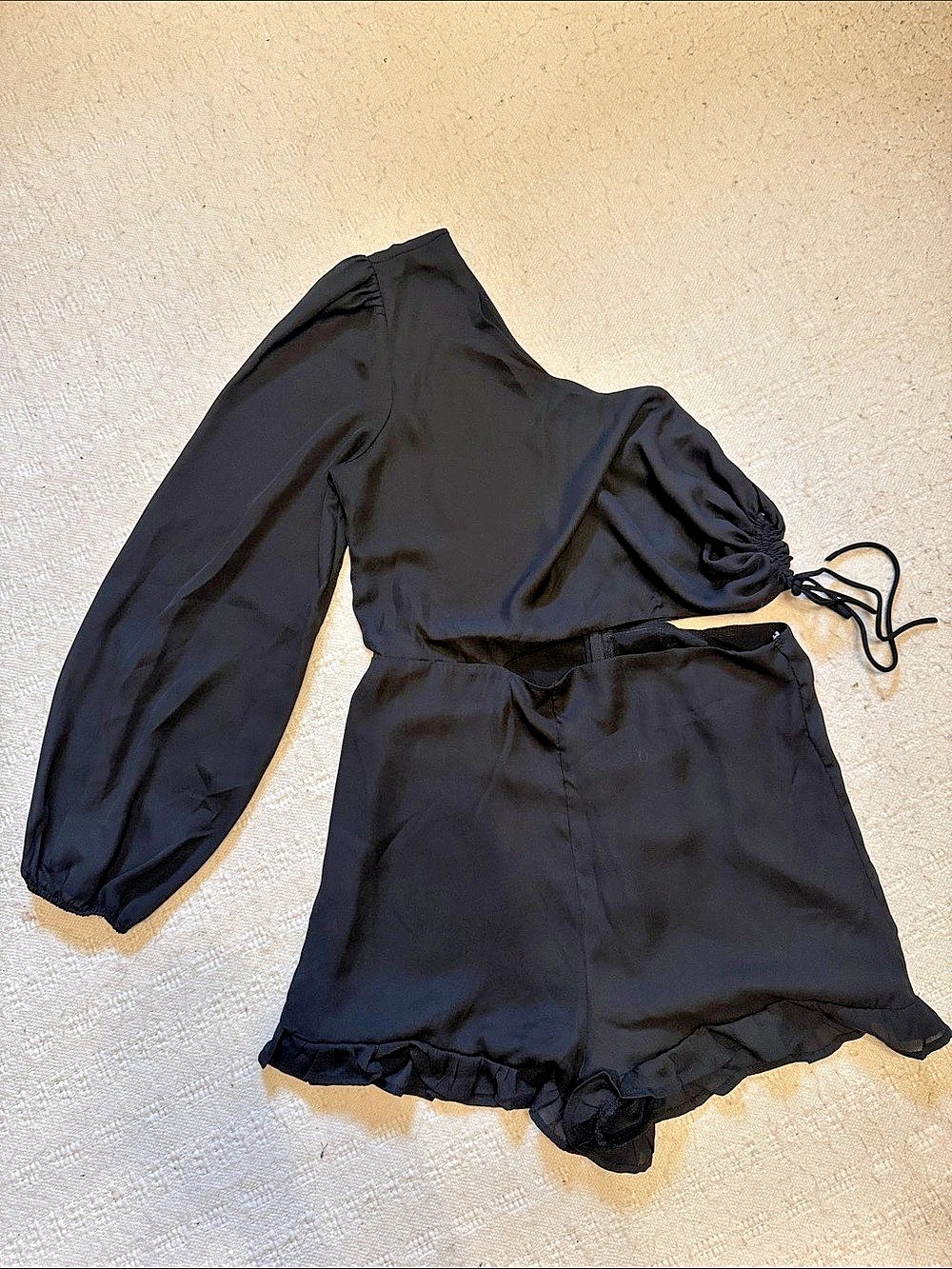 LuLu’s Black Long Sleeve Romper Like New